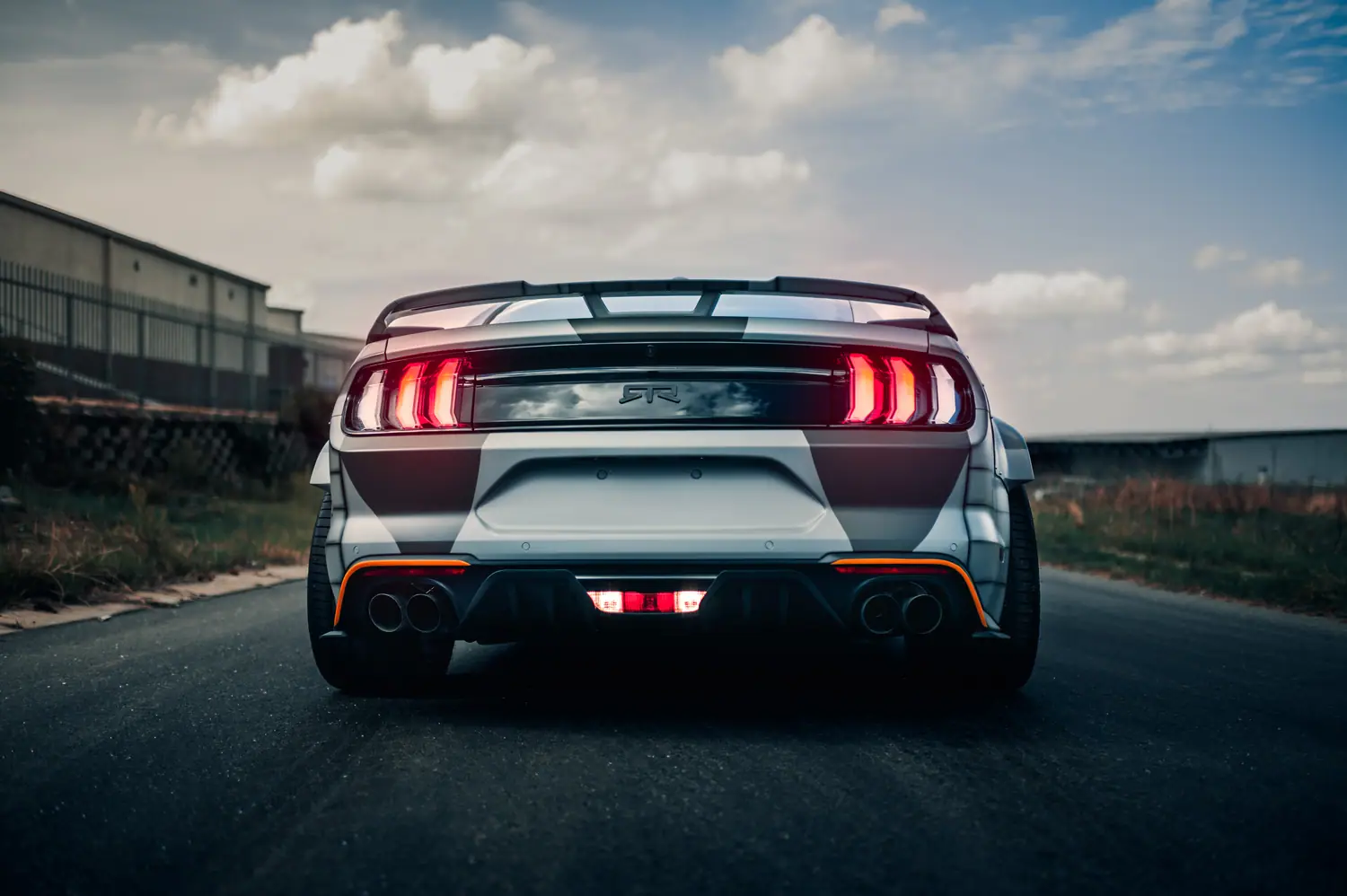 Mustang rear on an empty circuit